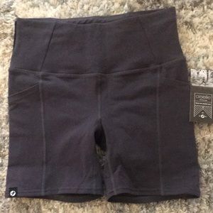 NWT oiselle pocket jogger shorts